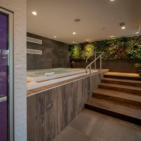 Bw Park & Hotel La Rochelle (Charente-Maritime)