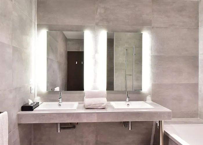 Bw Park & 4* 라로셸